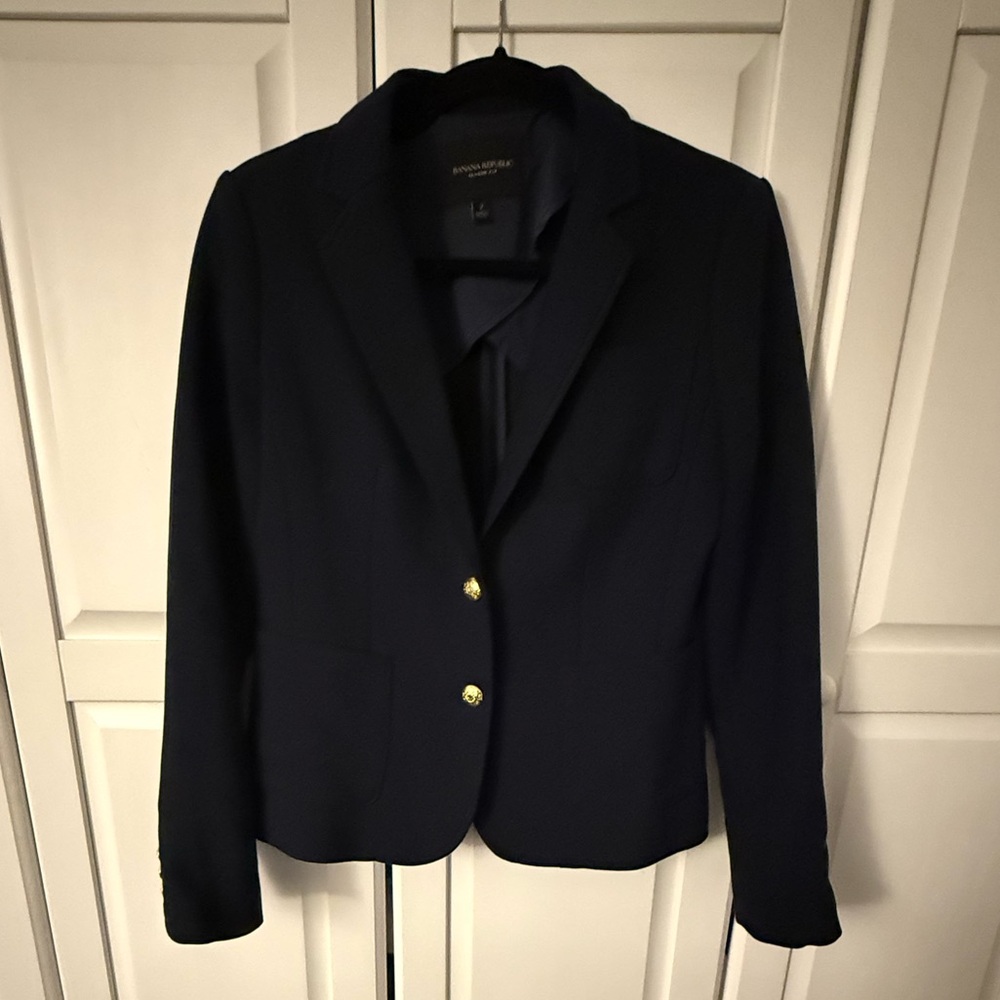 Women's EUC Banana Republic Navy Blazer